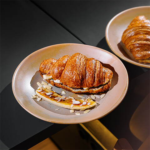 Croissant cu Nutella și banană