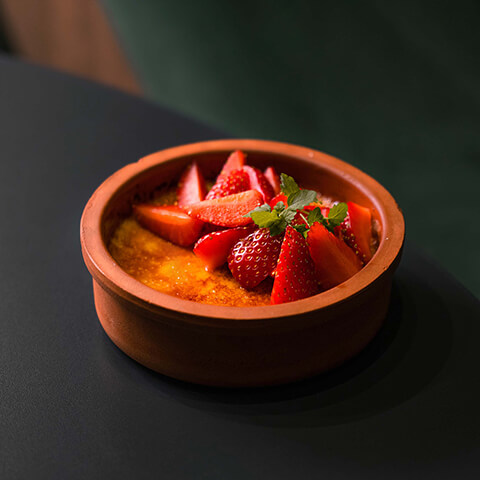 Creme brulee cu fructe de padure