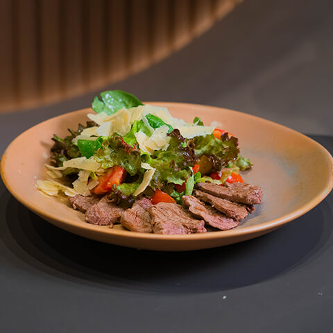 Salată cu vită caldă