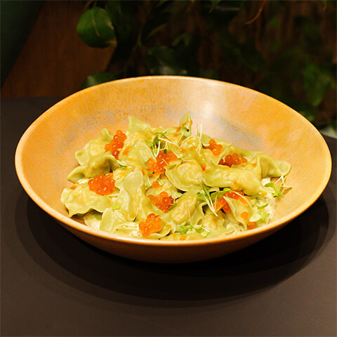 Colțunași cu somon și spanac în sos cremos