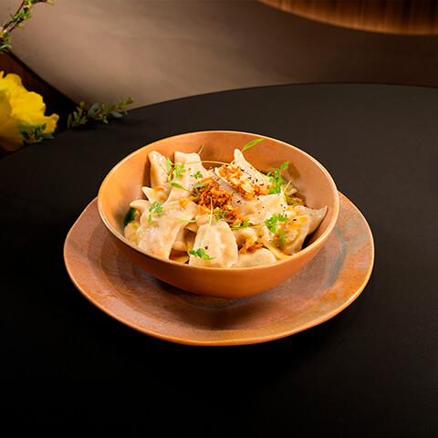 Colțunași cu cartofi și sos de ciuperci